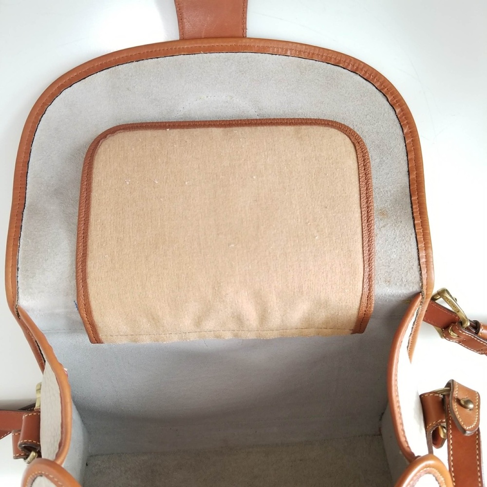 Dooney & Bourkey All Weather Bone Tan Leather Medium Essex Cross Shoulder Bag - Picture 7 of 16